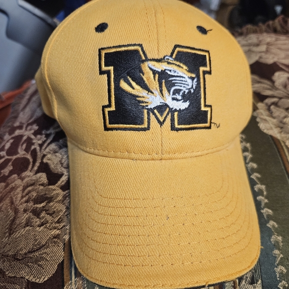 Missouri "Mizzou" Tigers Adjustable Ball Cap - Picture 1 of 3